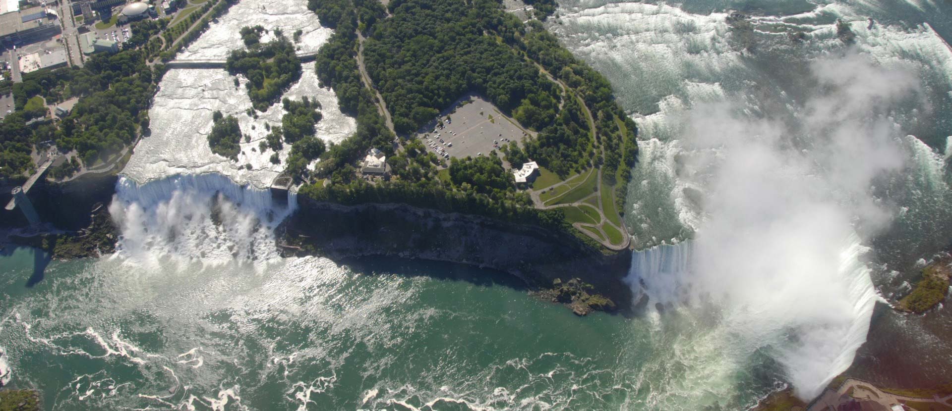Niagara falls, a majestic wonder!